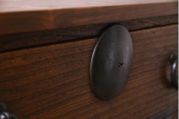 アンティーク家具　和製アンティーク　総桐材　脚付リメイク　シンプルな帯金具の箪笥リビングボード(アンティークチェスト、ローボード、和タンス、桐箪笥、桐たんす)