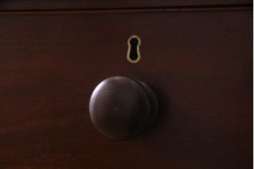 アンティーク家具　ヨーロッパアンティーク　ヴィクトリアン　マホガニー材　シンプルで上品なチェスト(引き出し、タンス)