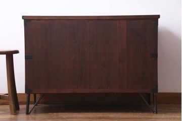 アンティーク家具　和製アンティーク　鉄脚付リメイク　ヒノキ材　味わい深い箪笥リビングボード(アンティークチェスト、和タンス、ローボード)