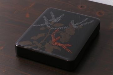 アンティーク雑貨　和製アンティーク　硯付き　草花文　木製の蒔絵硯箱