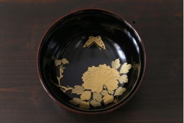 大正昭和初期　木製　羽反型　牡丹・蝶蒔絵杯洗(漆器)