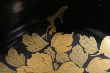 大正昭和初期　木製　羽反型　牡丹・蝶蒔絵杯洗(漆器)