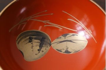和製アンティーク　箱付き　木製　蒔絵　図変わり盃5つセット(漆器)