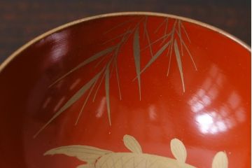 和製アンティーク　箱付き　木製　蒔絵　図変わり盃5つセット(漆器)