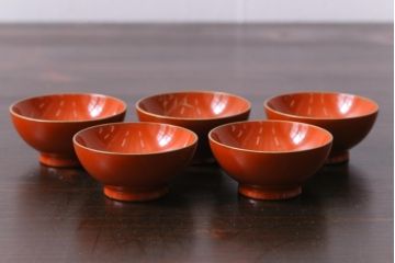 和製アンティーク　箱付き　木製　蒔絵　図変わり盃5つセット(漆器)