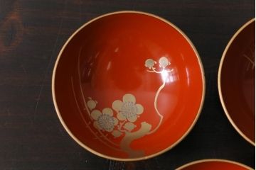 和製アンティーク　箱付き　木製　蒔絵　図変わり盃5つセット(漆器)