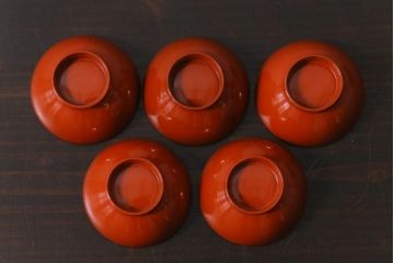 和製アンティーク　箱付き　木製　蒔絵　図変わり盃5つセット(漆器)