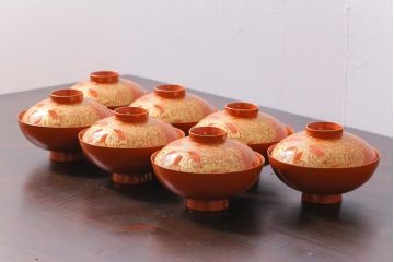 和製アンティーク　仙才型　沈金　蝶と菊　木製　蓋付きお椀7個セット(漆器)