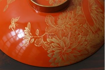 和製アンティーク　仙才型　沈金　蝶と菊　木製　蓋付きお椀7個セット(漆器)