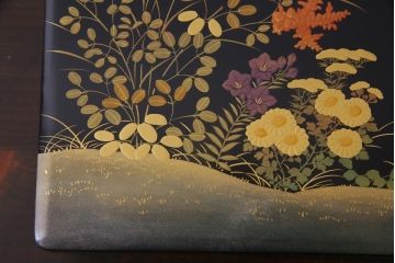 昭和中期　外箱付き　木曽平沢塗　木製　秋の七草　秋草蒔絵の富貴重3組(重箱、漆器)(2)