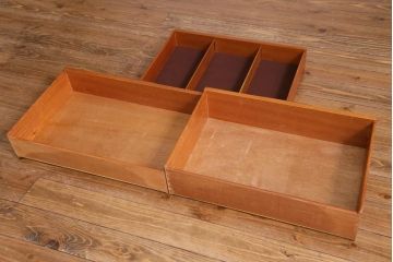 ヴィンテージ家具　北欧ビンテージ　チーク材　あたたかな空間作りにぴったりのリビングボード(サイドボード、収納棚)