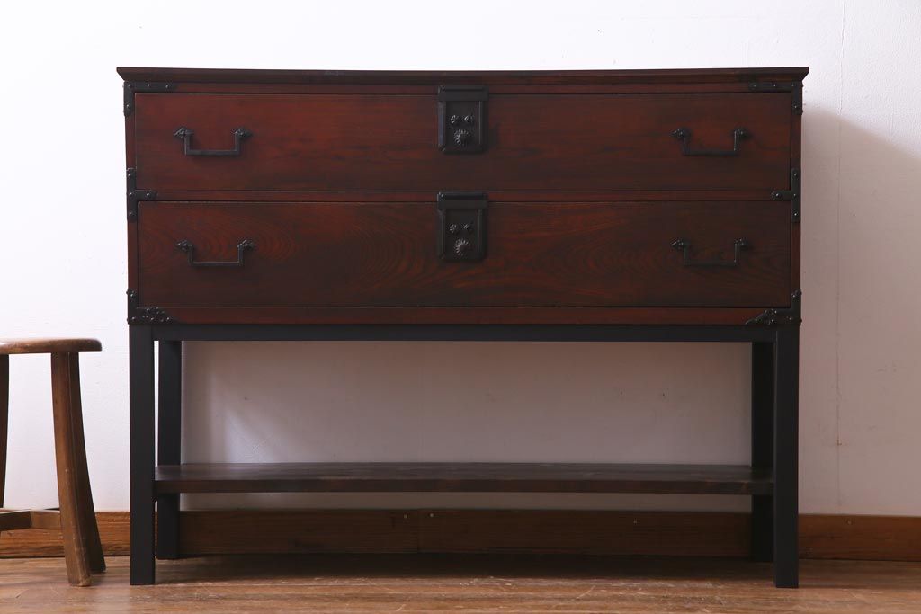 アンティーク家具　和製アンティーク　前面ケヤキ材　味わい深い時代箪笥をリメイクしたサイドボード(引き出し、チェスト)