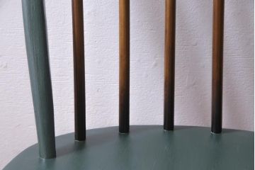 ペイント家具　ERCOL(アーコール)　アースカラーが優しげな雰囲気醸し出すウィンザーダイニングチェア(椅子)