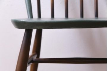 ペイント家具　ERCOL(アーコール)　アースカラーが優しげな雰囲気醸し出すウィンザーダイニングチェア(椅子)