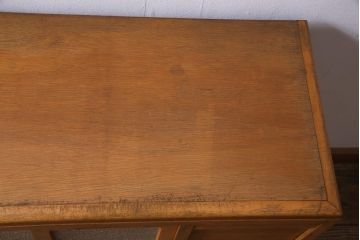 レトロ家具　昭和中期　ダイヤガラス入り　シャッター扉が珍しいレトロモダンな収納棚(戸棚、引き出し)