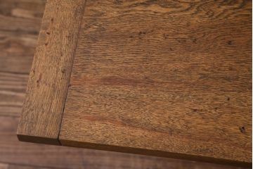 アンティーク家具　イギリスアンティーク　オーク材　コンパクトな大きさが取り入れやすいビューロー(簿記机、収納棚)