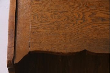 アンティーク家具　イギリスアンティーク　オーク材　コンパクトな大きさが取り入れやすいビューロー(簿記机、収納棚)