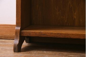 アンティーク家具　イギリスアンティーク　オーク材　コンパクトな大きさが取り入れやすいビューロー(簿記机、収納棚)