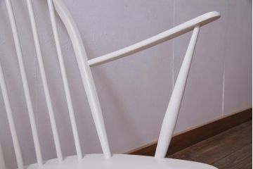ヴィンテージ家具　イギリスビンテージ　ERCOL(アーコール)  淡いペイントカラーが愛らしいラウンジチェア(椅子、アームチェア)