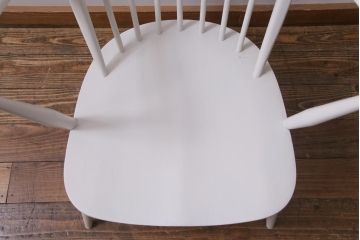 ヴィンテージ家具　イギリスビンテージ　ERCOL(アーコール)  淡いペイントカラーが愛らしいラウンジチェア(椅子、アームチェア)