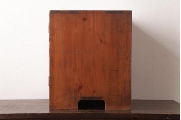 レトロ家具　昭和レトロ　卓上サイズが可愛らしい扉付き書類ケース(戸棚)