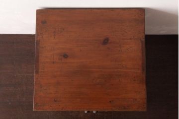 レトロ家具　昭和レトロ　卓上サイズが可愛らしい扉付き書類ケース(戸棚)