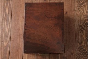 アンティーク家具　和製アンティーク　総ケヤキ材　堂々とした風格のある小引き出し(小物収納、卓上収納)