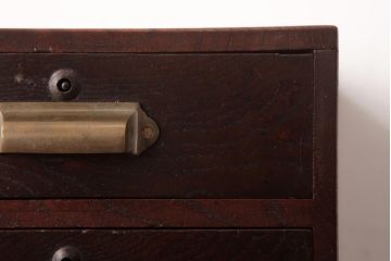 アンティーク家具　和製アンティーク　総ケヤキ材　堂々とした風格のある小引き出し(小物収納、卓上収納)