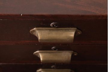 アンティーク家具　和製アンティーク　総ケヤキ材　堂々とした風格のある小引き出し(小物収納、卓上収納)