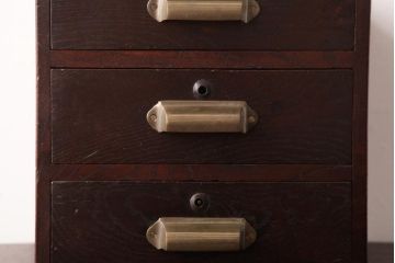 アンティーク家具　和製アンティーク　総ケヤキ材　堂々とした風格のある小引き出し(小物収納、卓上収納)
