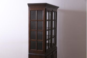 アンティーク家具　ヨーロッパ　オーク材　重厚な色味と佇まいが魅力の重ねキャビネット(飾り棚、ガラスケース)