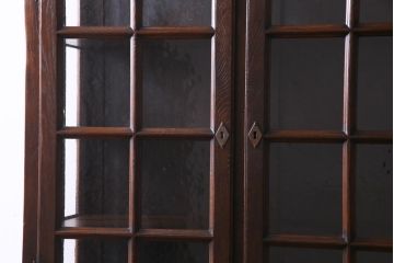 アンティーク家具　ヨーロッパ　オーク材　重厚な色味と佇まいが魅力の重ねキャビネット(飾り棚、ガラスケース)