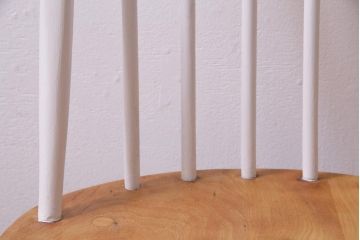 ヴィンテージ家具　ビンテージ　ERCOL(アーコール)　ツートンカラーがおしゃれなナチュラルペイントのクエーカーチェア(椅子)(1)