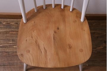 ヴィンテージ家具　ビンテージ　ERCOL(アーコール)　ツートンカラーがおしゃれなナチュラルペイントのクエーカーチェア(椅子)(1)