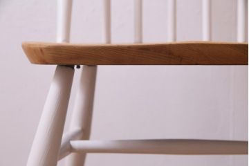 ヴィンテージ家具　ビンテージ　ERCOL(アーコール)　ツートンカラーがおしゃれなナチュラルペイントのクエーカーチェア(椅子)(1)