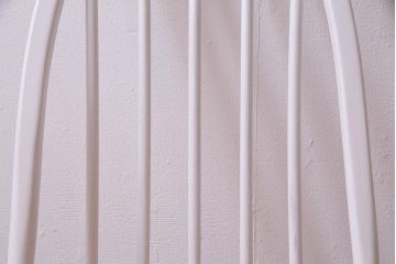 ヴィンテージ家具　ビンテージ　ERCOL(アーコール)　ツートンカラーがおしゃれなナチュラルペイントのクエーカーチェア(椅子)(2)
