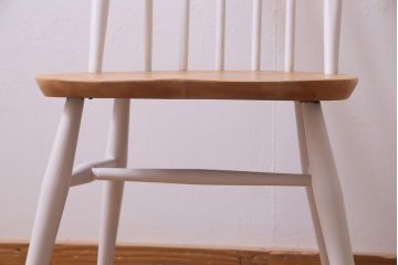 ヴィンテージ家具　ビンテージ　ERCOL(アーコール)　ツートンカラーがおしゃれなナチュラルペイントのクエーカーチェア(椅子)(2)
