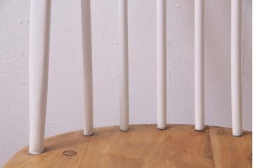 ヴィンテージ家具　ビンテージ　ERCOL(アーコール)　ツートンカラーがおしゃれなナチュラルペイントのクエーカーチェア(椅子)(3)