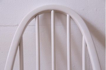 ヴィンテージ家具　ビンテージ　ERCOL(アーコール)　ツートンカラーがおしゃれなナチュラルペイントのクエーカーチェア(椅子)(3)