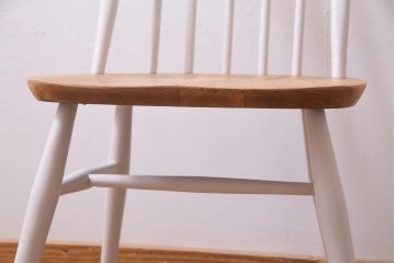 ヴィンテージ家具　ビンテージ　ERCOL(アーコール)　ツートンカラーがおしゃれなナチュラルペイントのクエーカーチェア(椅子)