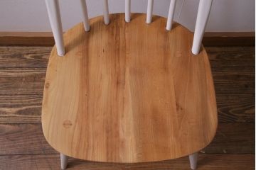 ヴィンテージ家具　ビンテージ　ERCOL(アーコール)　バイカラーがおしゃれなペイントクエーカーチェア(椅子)(1)