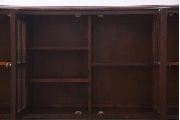 中古　北海道民芸家具　#138　落ち着いた色味のクラシカルなサイドボード(キャビネット、収納棚、戸棚)(2)