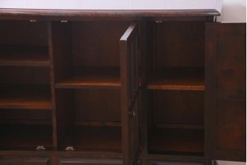 中古　北海道民芸家具　#138　落ち着いた色味のクラシカルなサイドボード(キャビネット、収納棚、戸棚)(2)