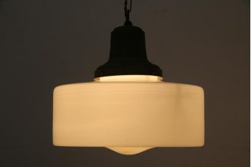 昭和レトロ　戦前　どっしりとしたブラケットのペンダントライト(天井照明、吊り下げ照明)