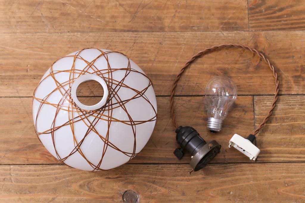 昭和レトロ　戦前　竹編み細工のペンダントライト(電笠、天井照明、吊り下げ照明)