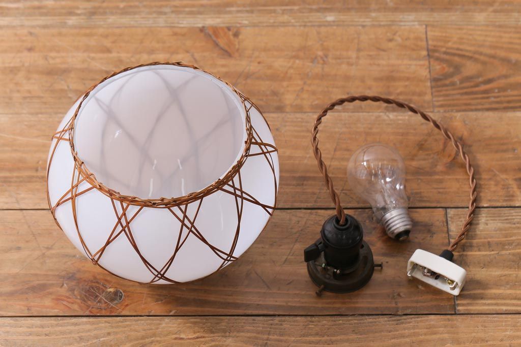 昭和レトロ　戦前　竹編み細工のペンダントライト(電笠、天井照明、吊り下げ照明)