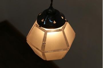フランスアンティーク　モダンなデザインの多面体のペンダントライト(天井照明、吊り下げ照明)