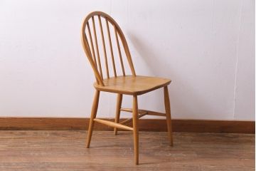 ヴィンテージ家具　イギリスビンテージ　ERCOL(アーコール)　明るい木色があたたかなウィンザーチェア(ワークチェア、椅子、ウインザーチェア)
