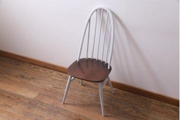 ヴィンテージ家具　ビンテージ　ERCOL(アーコール)　コントラストが目を引くペイントクエーカーチェア(椅子)(1)