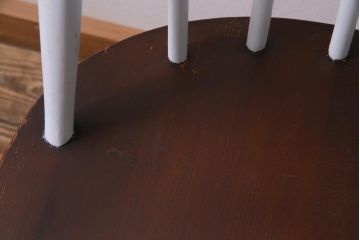 ヴィンテージ家具　ビンテージ　ERCOL(アーコール)　コントラストが目を引くペイントクエーカーチェア(椅子)(1)